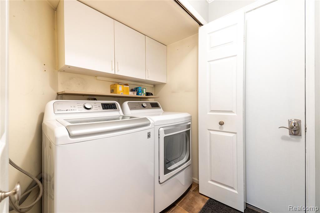 18689 Hilltop Boulevard, Riverview, MI 48193 — Photo 18