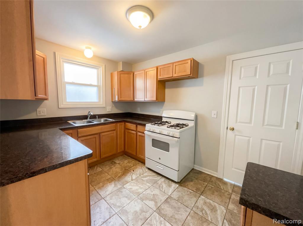 15802 Woodworth, Redford, MI 48239 — Photo 8