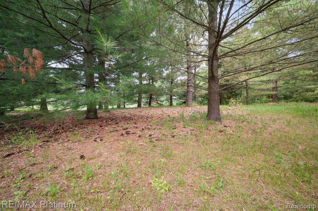 12902 Autumn Ridge Court, Milford, MI 48380