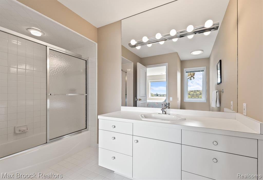 1832 Long Lake Shore Drive, Bloomfield Hills, MI 48302 — Photo 49