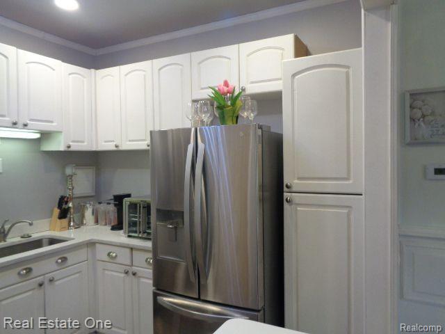 29441 LAUREL Drive, Farmington Hills, MI 48331 — Photo 17