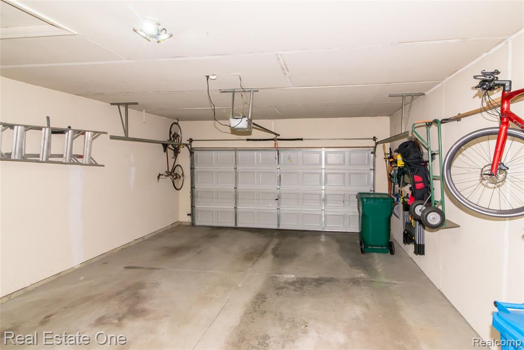 568 Woodhaven Drive, Walled Lake, MI 48390 — Photo 39