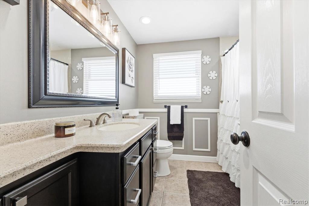 31664 Sweetbriar Drive, Rockwood, MI — Photo 13