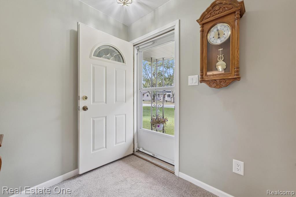 2436 Woodlawn Street, Wolverine Lake, MI 48390 — Photo 3