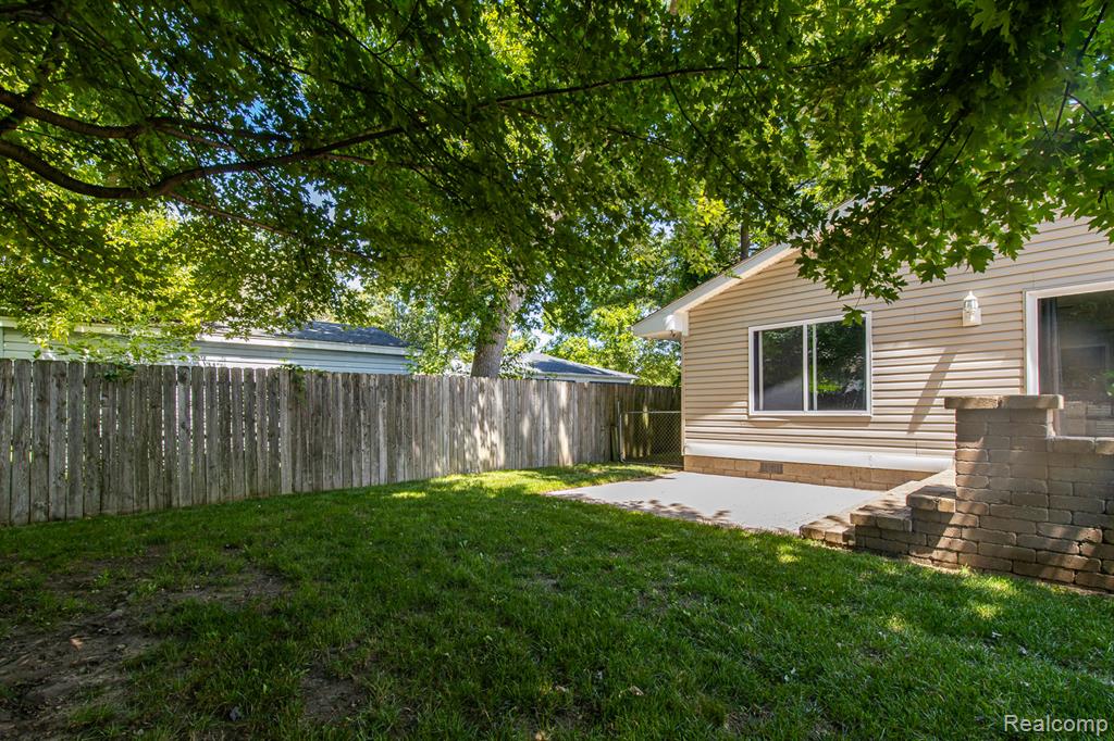 46555 Dequindre Road, Rochester Hills, MI 48307 — Photo 67