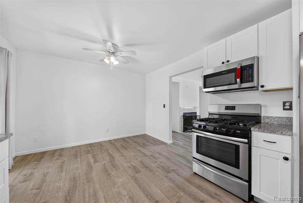 20471 Hollywood Street, Harper Woods, MI 48225 — Photo 17