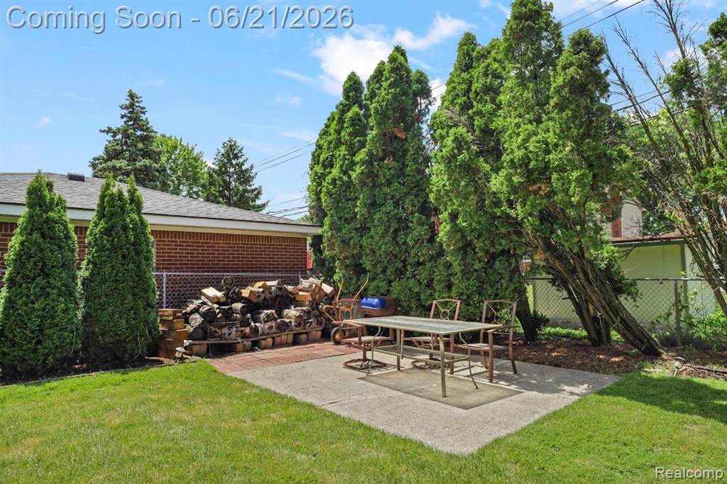 26449 Haverhill Drive, Warren, MI 48091 — Photo 34
