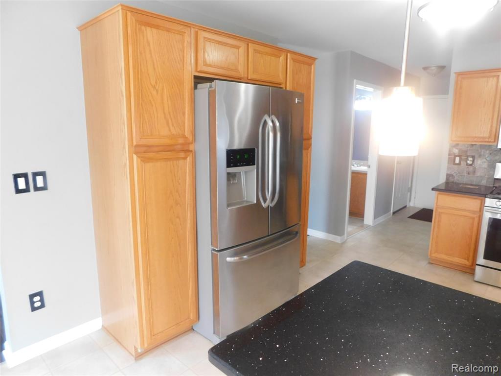 52025 HICKORY Drive, Chesterfield, MI 48047 — Photo 18