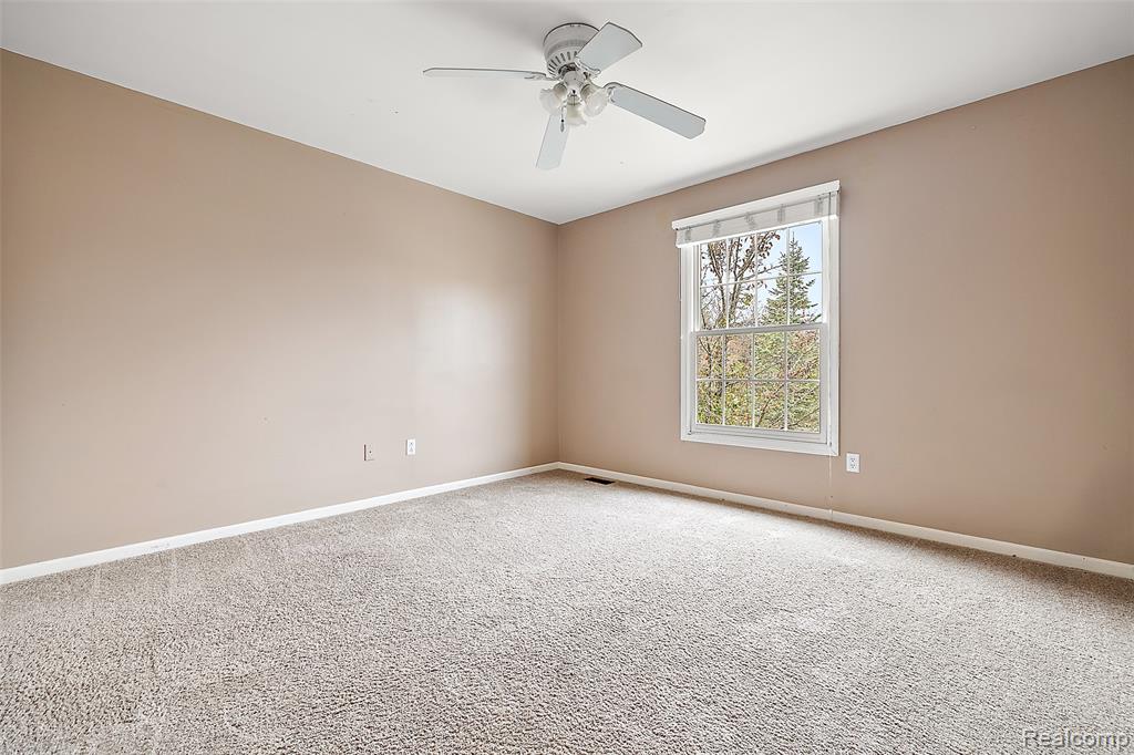 5699 Applegrove Drive, West Bloomfield, MI 48324 — Photo 28