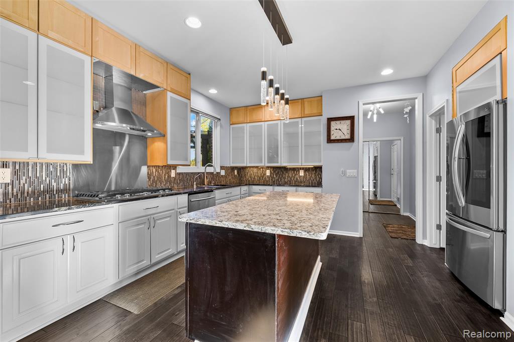 4476 Woodcliff Court, Rochester, MI 48306 — Photo 20