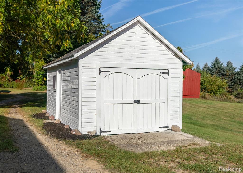 571 N Baldwin Road, Brandon, MI 48371 — Photo 19