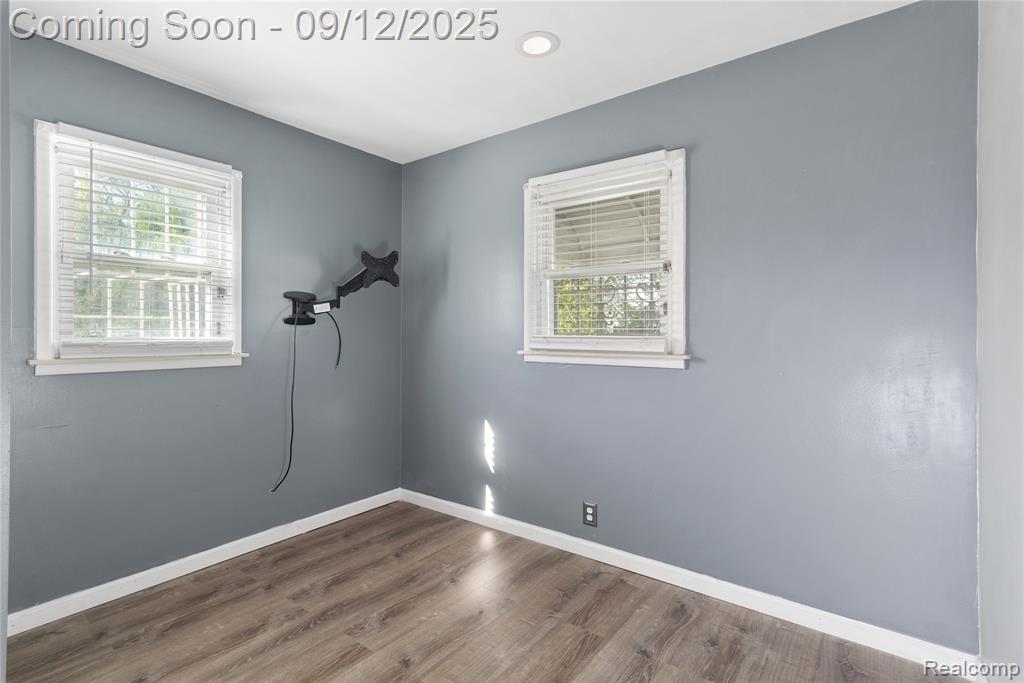 726 E Parkway Avenue, Flint, MI 48505 — Photo 12