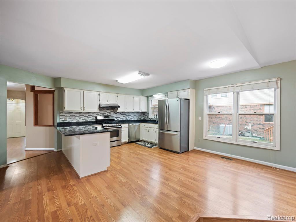 462 DAYLILY Drive, Rochester Hills, MI 48307 — Photo 11