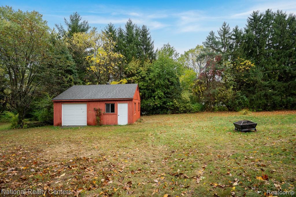 837 Dakota, Rochester Hills, MI 48307 — Photo 29