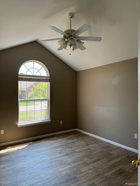 695 Woodhaven Drive, 64, Commerce Twp, MI 48390 — Photo 15