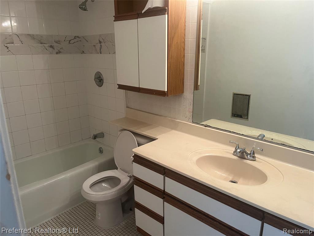 7482 Woodview Street, 1, Westland, MI — Photo 9