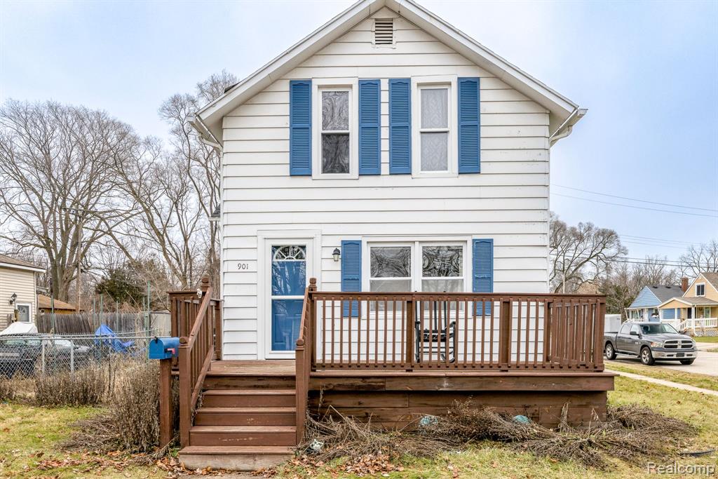 901 GARFIELD Street, Port Huron, MI 48060 — Photo 2