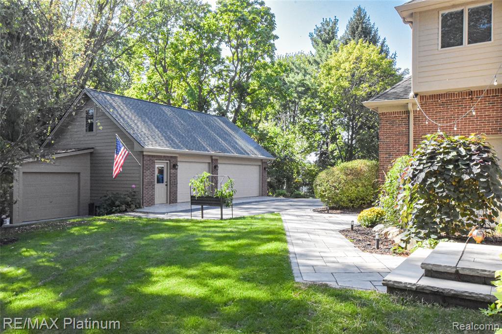 4215 Rolling Pines Court, Commerce Twp, MI 48382 — Photo 8