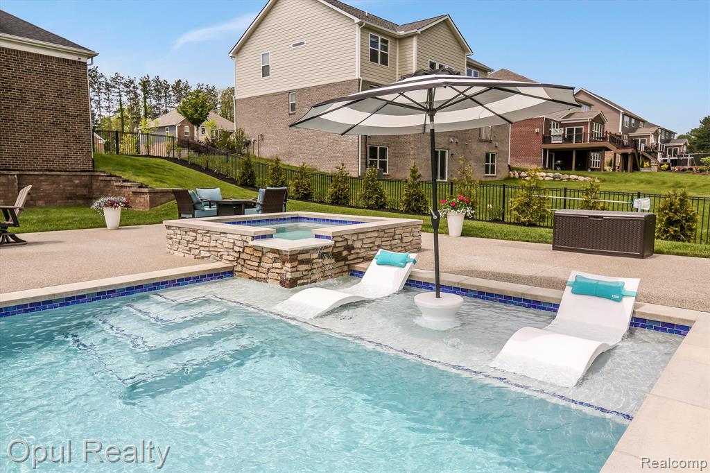 7484 HARDWOOD Circle, Canton, MI 48187 — Photo 56