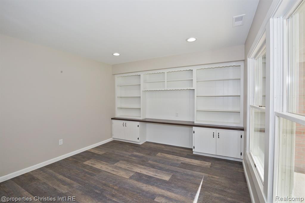 5582 NORTHCOTE, West Bloomfield, MI — Photo 32