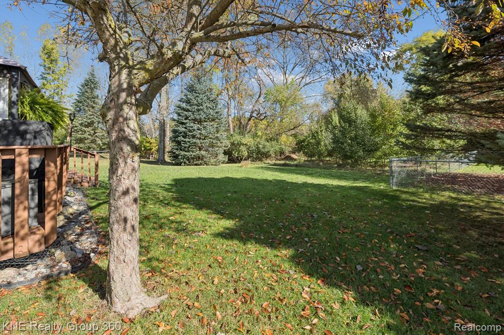 618 Bluebird Lane, Pinckney, MI 48169 — Photo 36