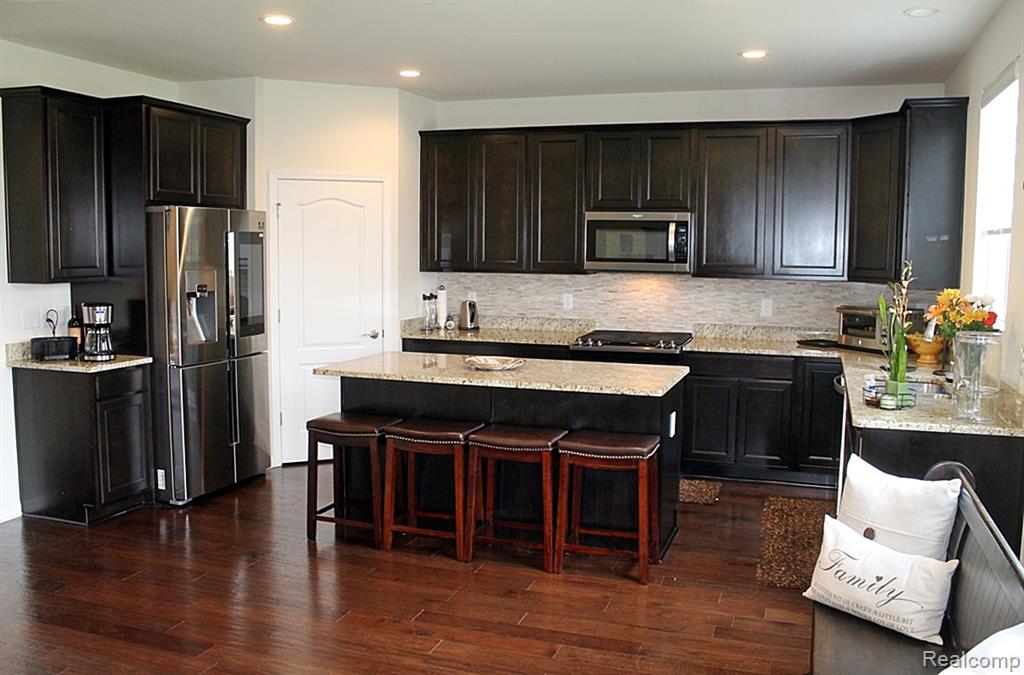 860 Backshore Drive, Canton, MI 48187 — Photo 28