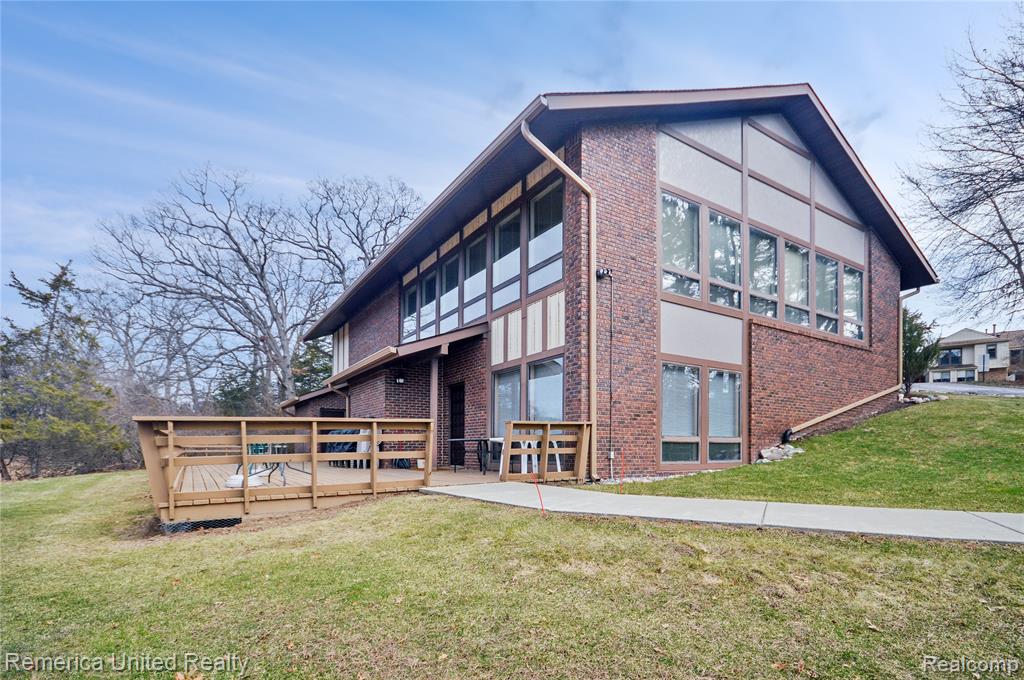 12113 Lexington Drive, South Lyon, MI 48178 — Photo 29