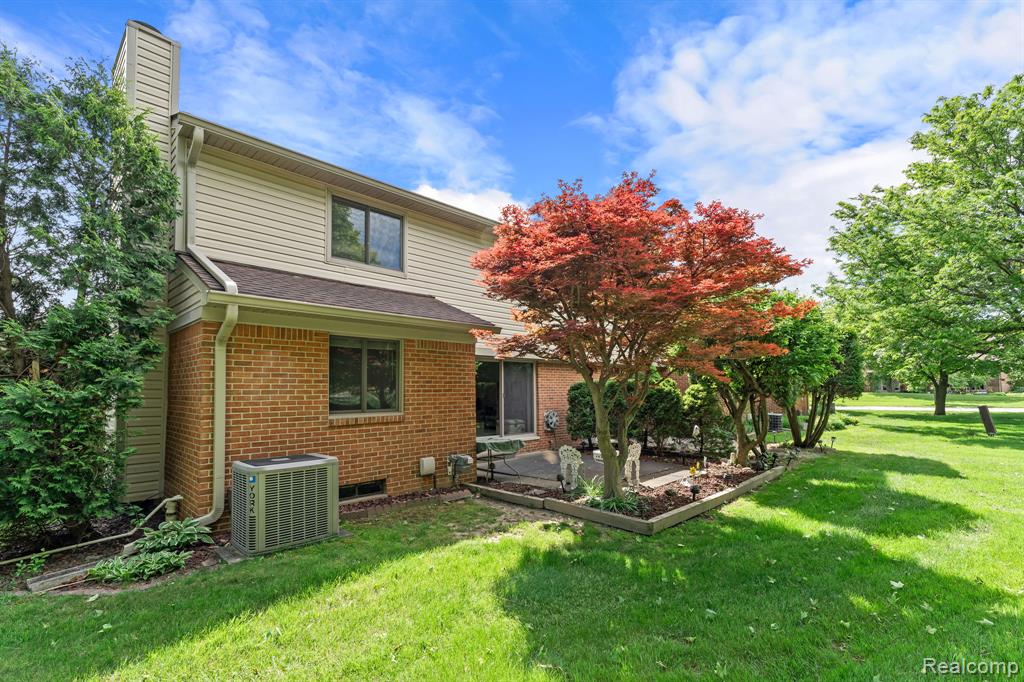 3702 Old Creek Road, Troy, MI 48084 — Photo 2