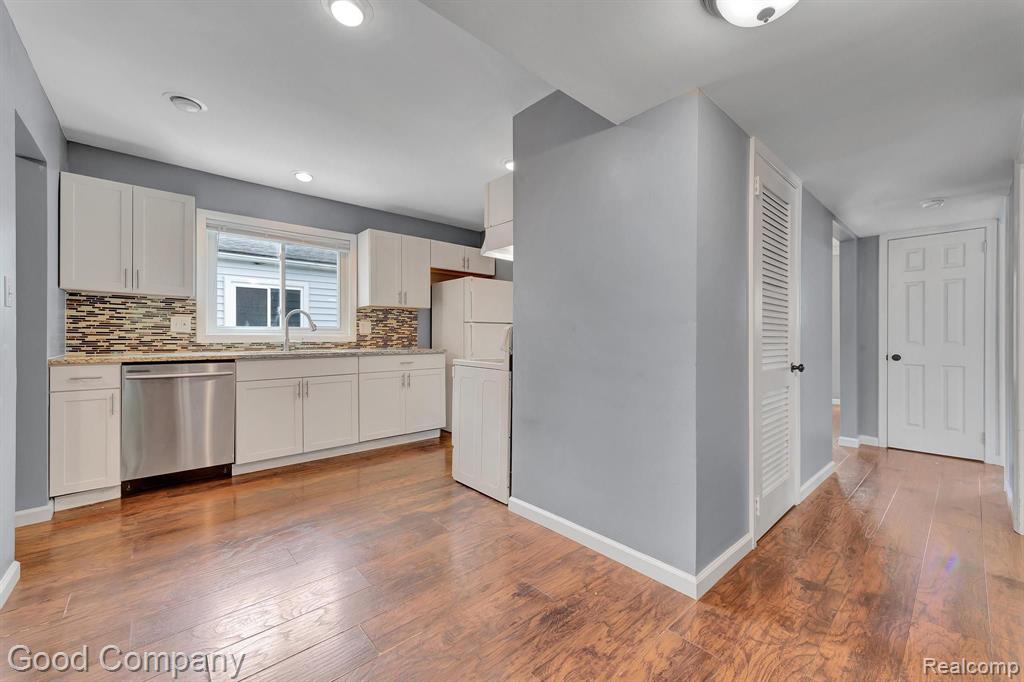 46 W MAPLEDALE Avenue, Hazel Park, MI 48030 — Photo 9
