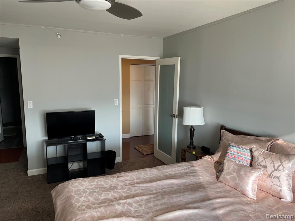250 E Harbortown Drive, 1104, Detroit, MI 48207 — Photo 12