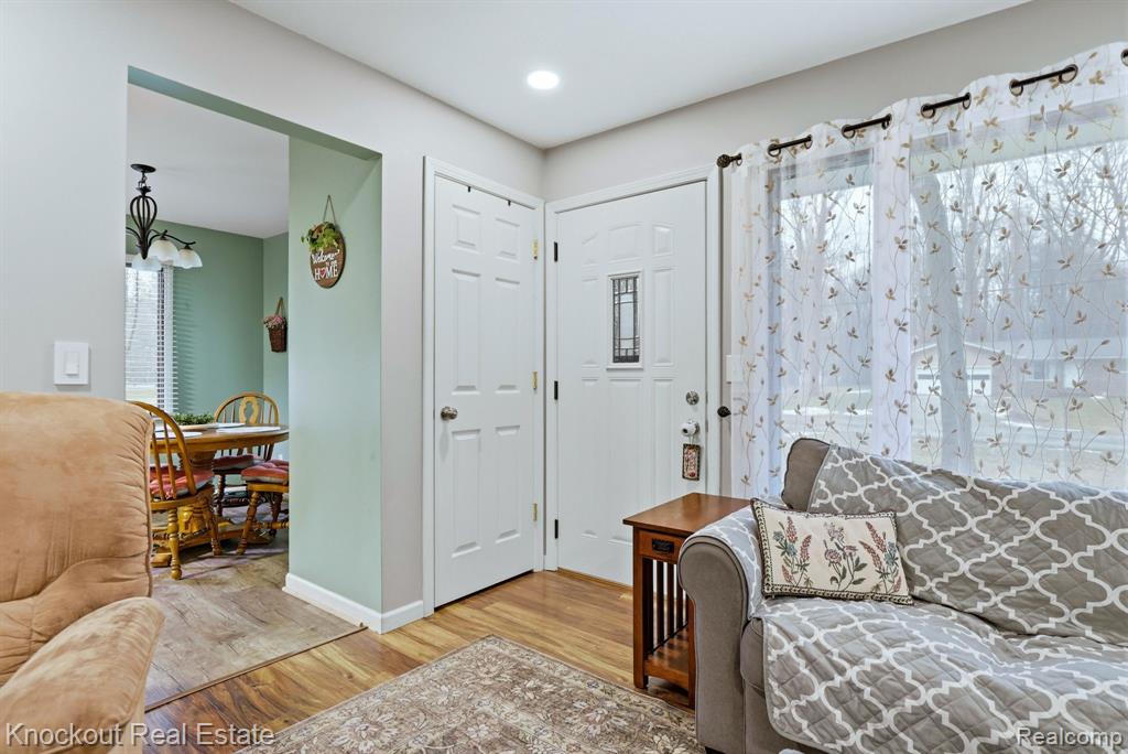 4256 Emerald Drive, Bridgeport, MI 48722 — Photo 8