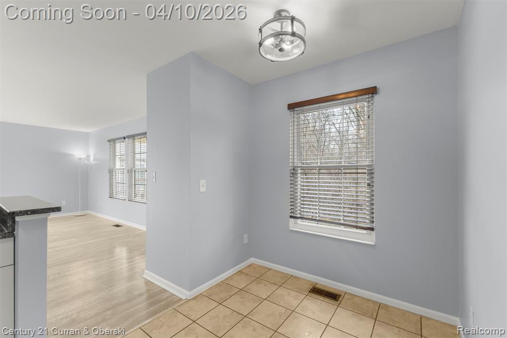 8045 Colonial Lane, Ypsilanti, MI 48198 — Photo 18