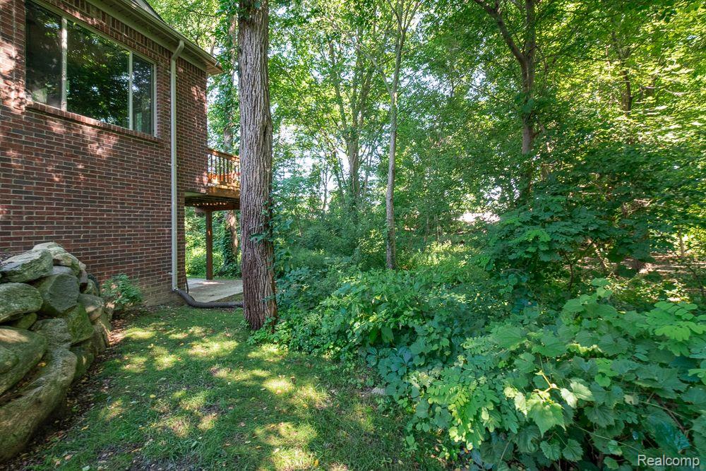 9546 KINGSWAY Circle, Clarkston, MI 48348 — Photo 62