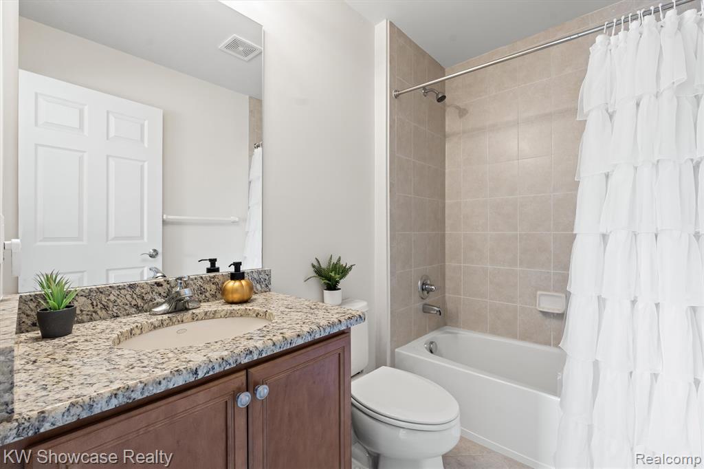 46430 Pinehurst Circle, Northville, MI 48168 — Photo 44