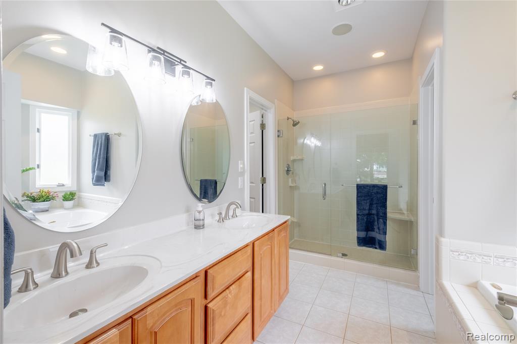 4230 Pavilion Court, Fenton, MI 48430 — Photo 21