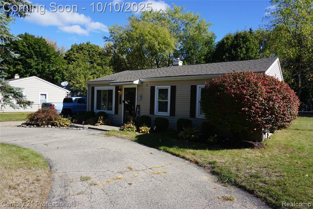 3657 Coleport Street, Orion, MI — Photo 2