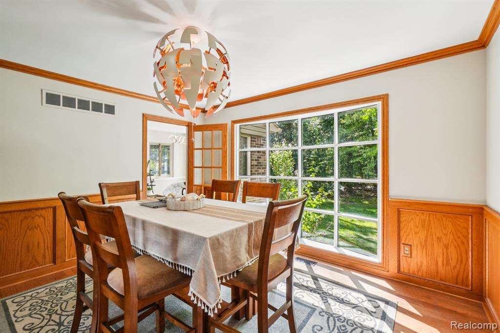 585 Timberline Drive, Rochester Hills, MI 48309 — Photo 8