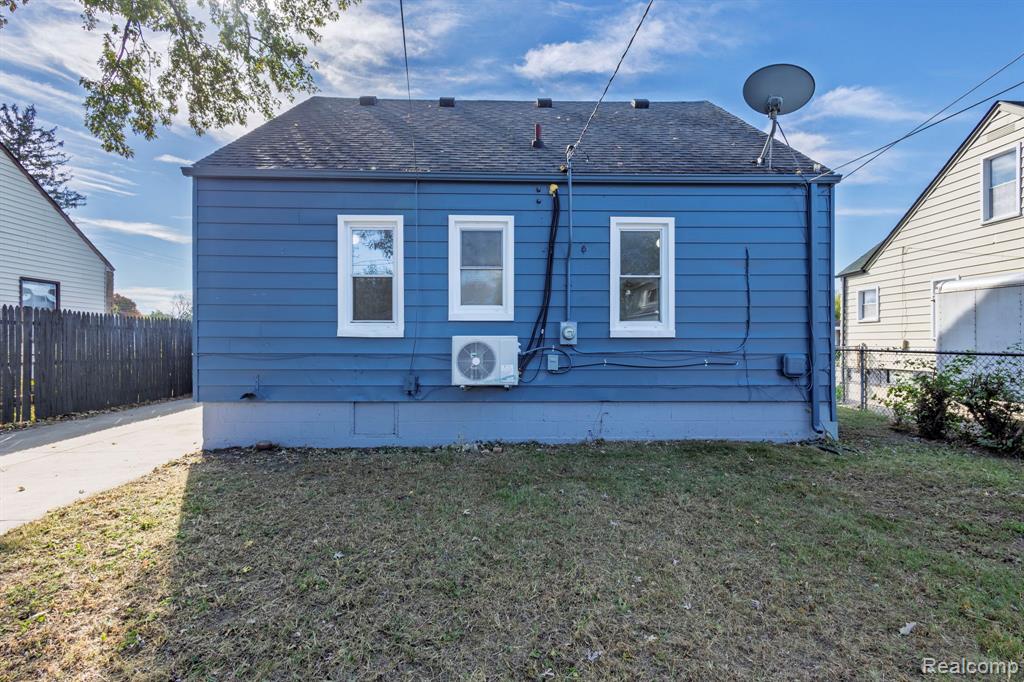 8139 Chapp Avenue, Warren, MI 48089 — Photo 4