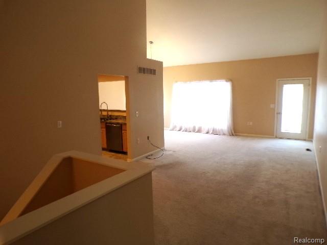 6575 Cortland Avenue - Photo 3