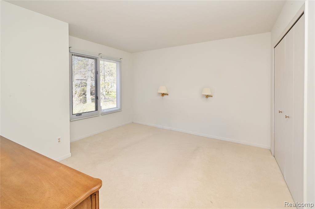 22080 Orchard Way, 37, Beverly Hills, MI 48025 — Photo 28
