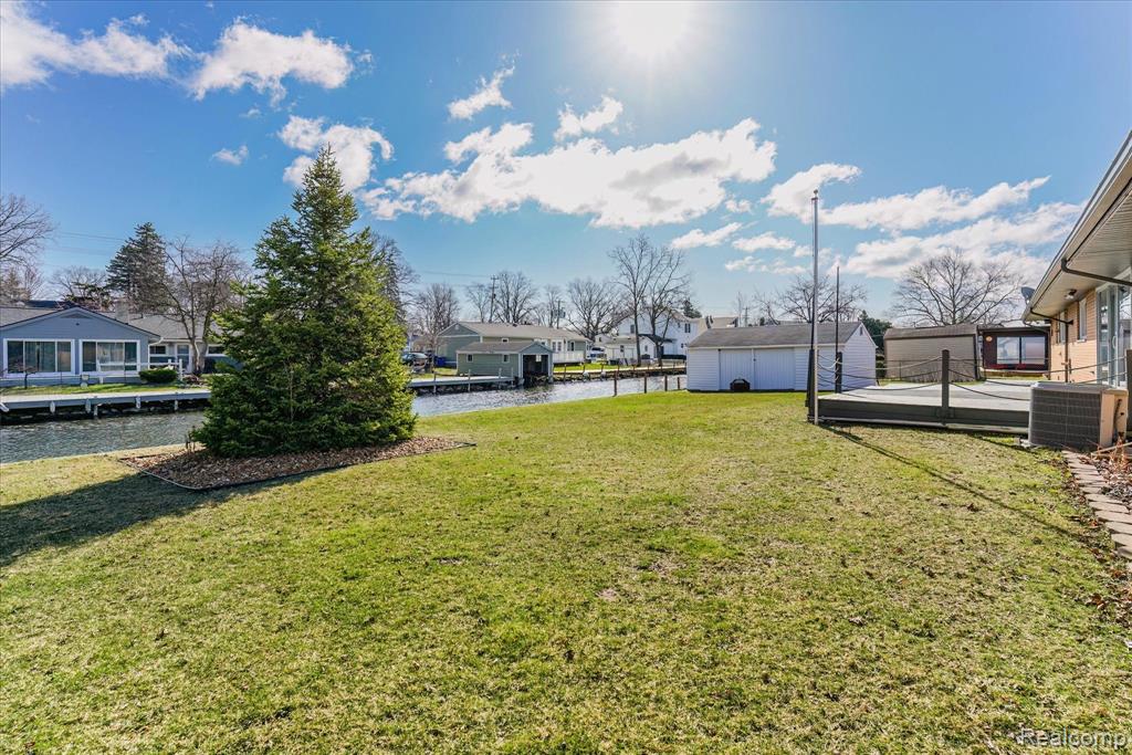 1293 BRAMBLES Drive, Waterford, MI 48328 — Photo 27