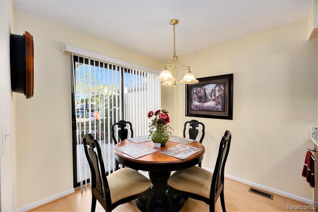 985 Wexford Way, Rochester Hills, MI 48307 — Photo 8