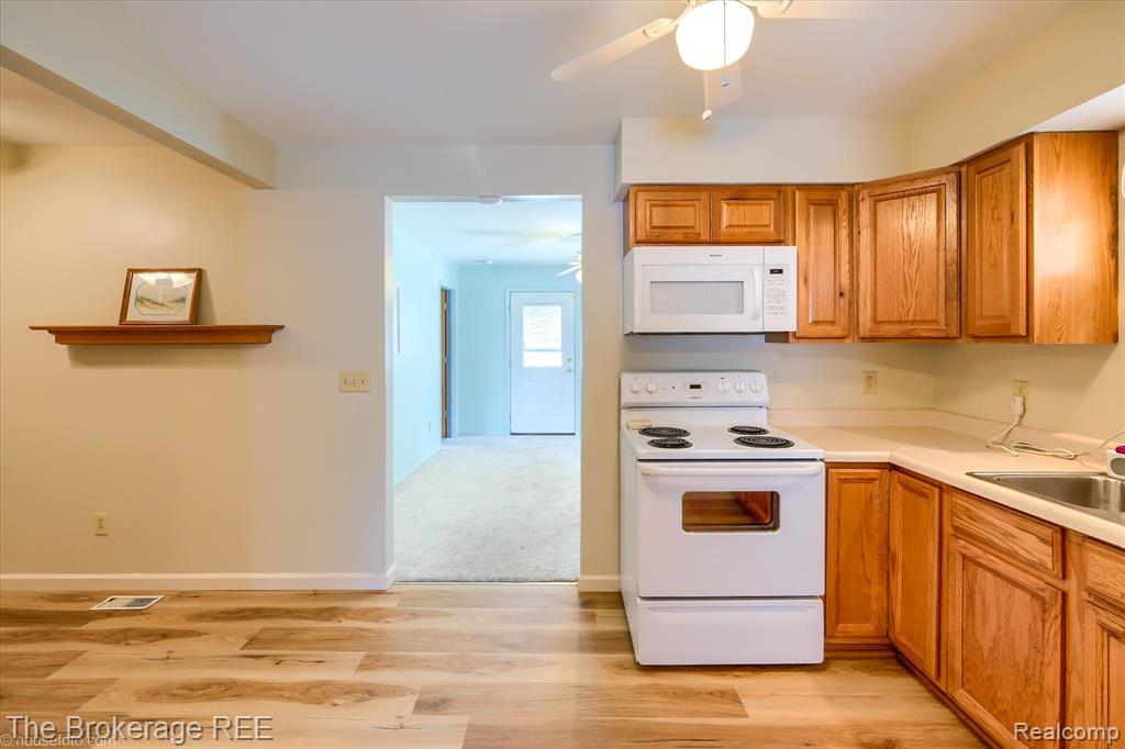 1314 Carman Street, Burton, MI 48529 — Photo 12