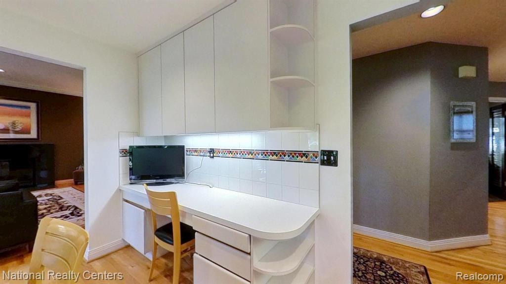 6783 Burtonwood Drive, West Bloomfield, MI — Photo 25