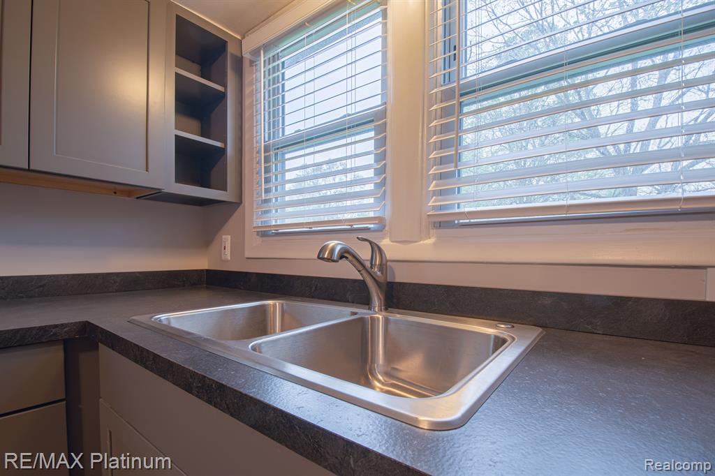 504 Front Street, Holly, MI 48442 — Photo 9
