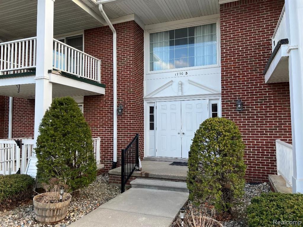 1730 HARRISON Avenue, B3, Trenton, MI 48183 — Photo 2