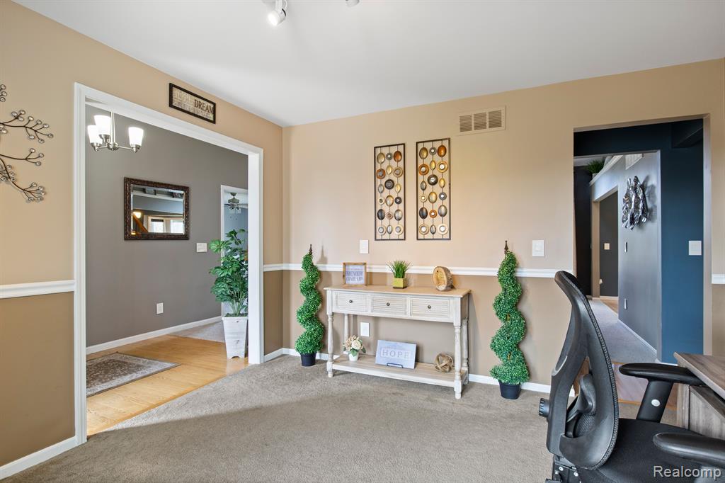 6330 STONEWOOD Drive, White Lake, MI 48383 — Photo 12