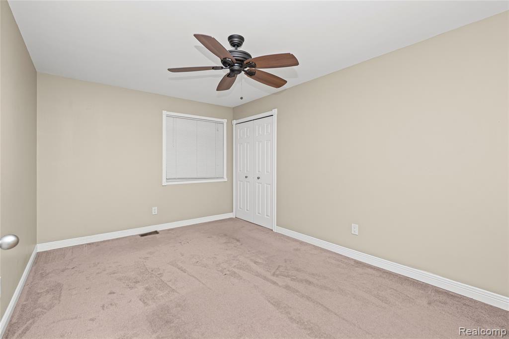3977 Cresthaven Drive, Waterford, MI 48328 — Photo 13
