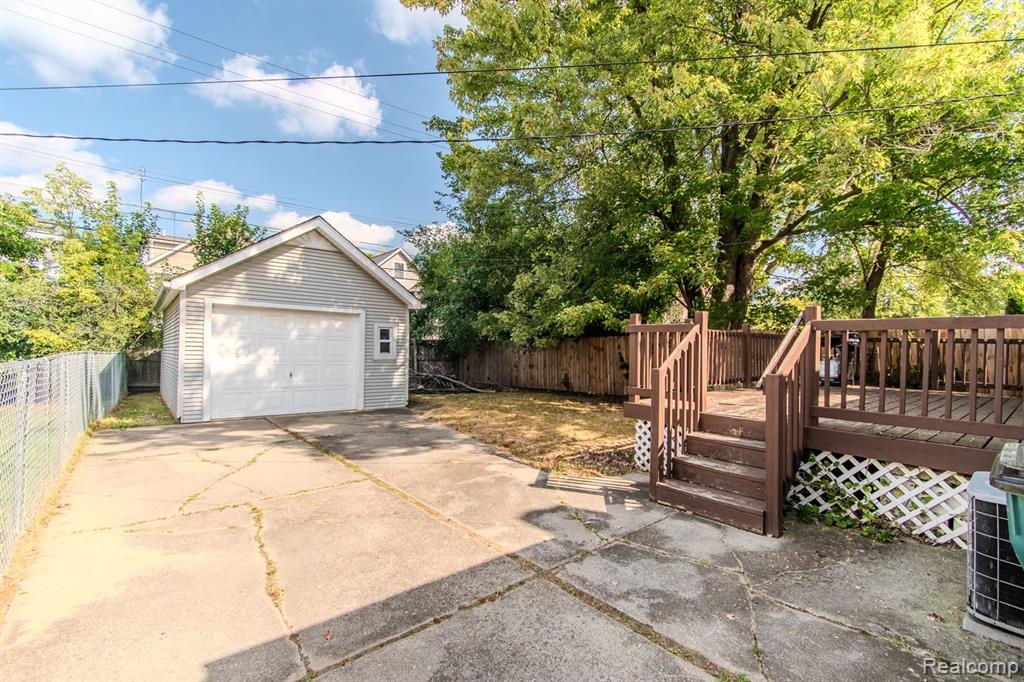 845 E 14 MILE Road, Birmingham, MI 48009 — Photo 12