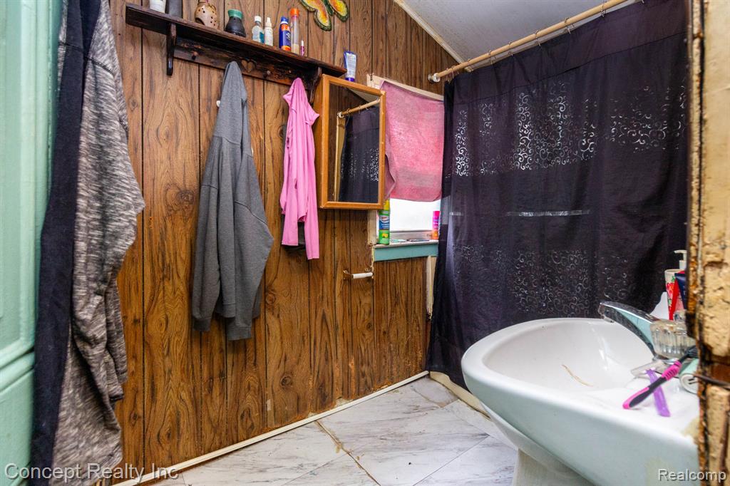957 Park Avenue, Lincoln Park, MI 48146 — Photo 24
